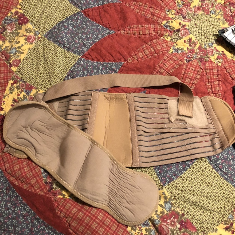 Baby belly support